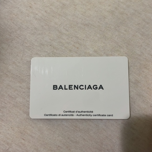 BALENCIAGA authentic brown and tan sunglasses with “B” logo on sides - Picture 8 of 8